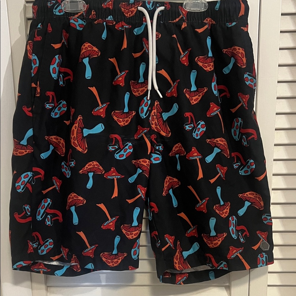 Empyre Men’s Medium Black Red & Blue Mushroom Print Men's Athletic Shorts